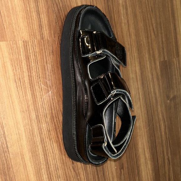 Chanel Patent Leather CC ‘Dad’ Sandals - C’22 - Picture 9 of 10